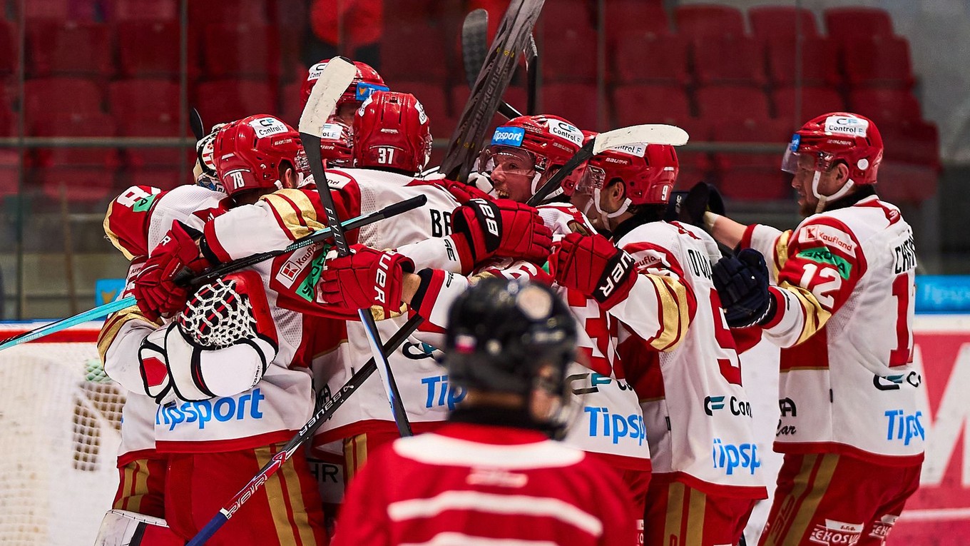 Hráči Prešova sa tešia z víťazstva. 