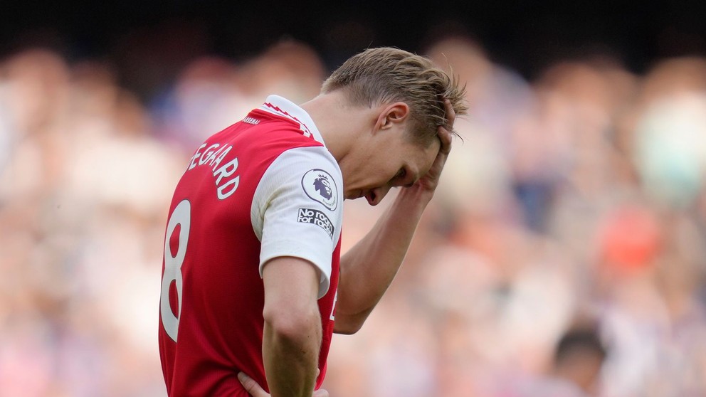 Sklamaný kapitán Arsenalu Martin Ödegaard.