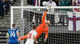 Na snímke hore brankár Dominik Greif (Slovensko) počas zápasu C-divízie Ligy národov Faerské ostrovy - Slovensko v meste Tórshavn na Faerských ostrovoch v piatok 2. októbra 2026.