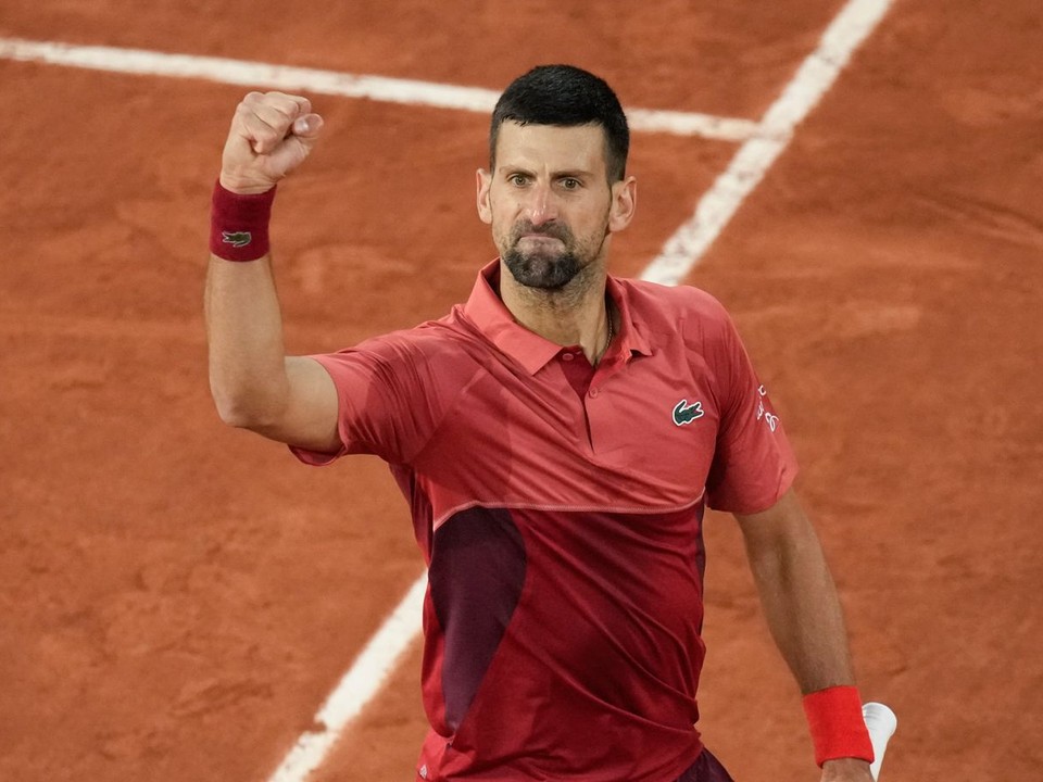 Srbský tenista Novak Djokovič počas Roland Garros 2024.