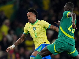 Eder Militao v drese Brazílie.