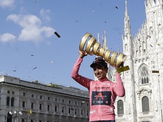 Egan Bernal sa stal víťazom Giro 2021.
