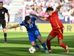Samuel Kopásek (vľavo) v zápase Slovensko - Španielsko v skupine A na EURO U21 2025 (ME vo futbale do 21 rokov).
