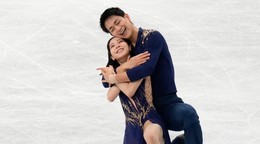 Japonskí krasokorčuliari Riku Miurová a Rjuiči Kihara 