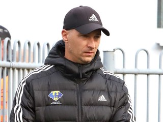 Tréner Peter Struhár počas zápasu FK Železiarne Podbrezová - MFK Zemplín Michalovce.