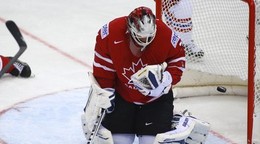 Kanadský brankár James Reimer.