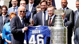 Prezident Biden hovoril o hokeji: Mám rád vaše tímy, okrem Leafs