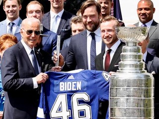 Prezident Biden hovoril o hokeji: Mám rád vaše tímy, okrem Leafs