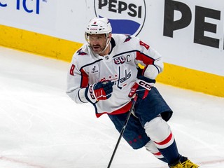 Alexander Ovečkin vo 4. zápase 1. kola play-off NHL: Montreal Canadiens - Washington Capitals.