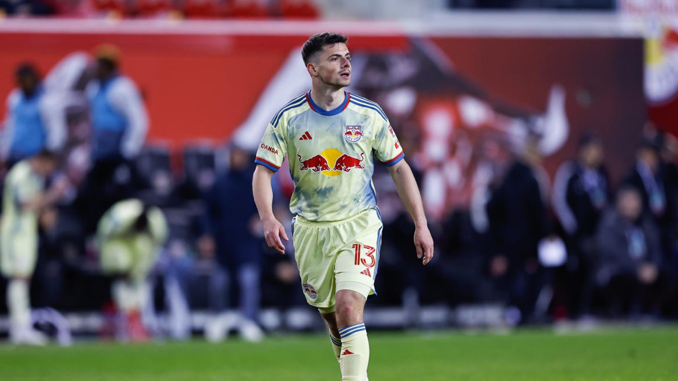 Dante Vanzeir v zápase San Jose.