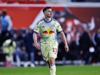 Dante Vanzeir v zápase San Jose.