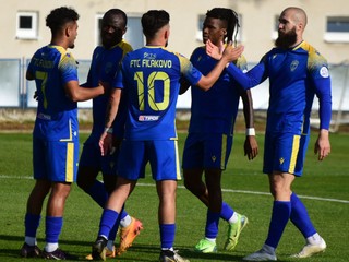 Hráči FTC Fiľakovo v pohárovom zápase so Sláviou TU Košice.