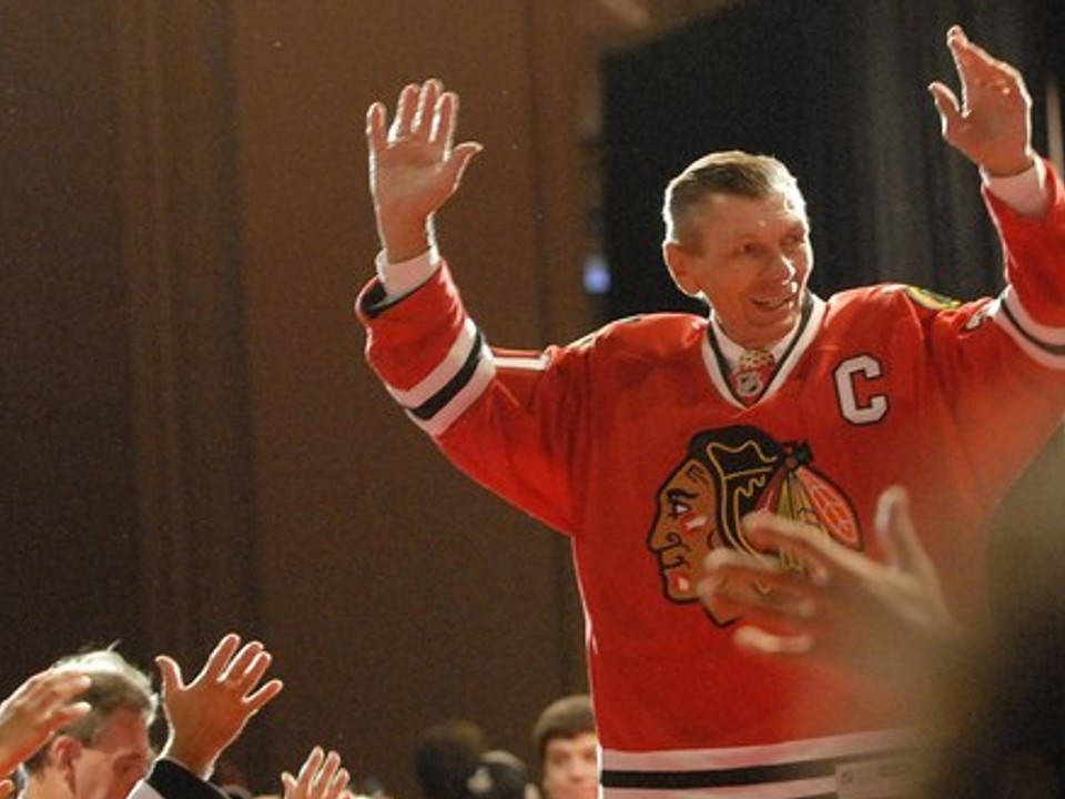 Bývalý hokejista Chicaga Blackhawks Stan Mikita