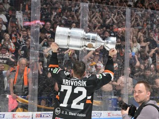Filip Krivošík s majstrovským pohárom po zisku titulu