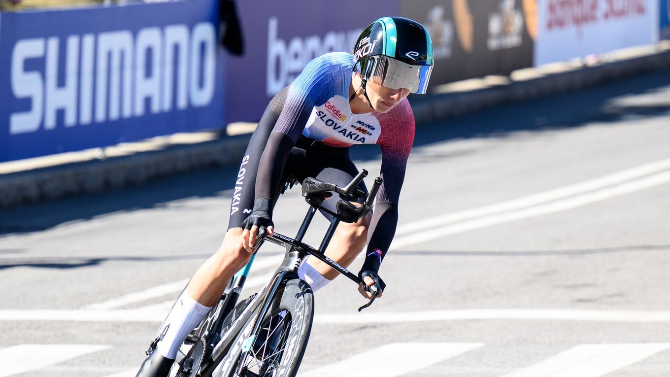 Slovenský cyklista Timotej Michalík počas časovky do 23 rokov na MS 2026.
