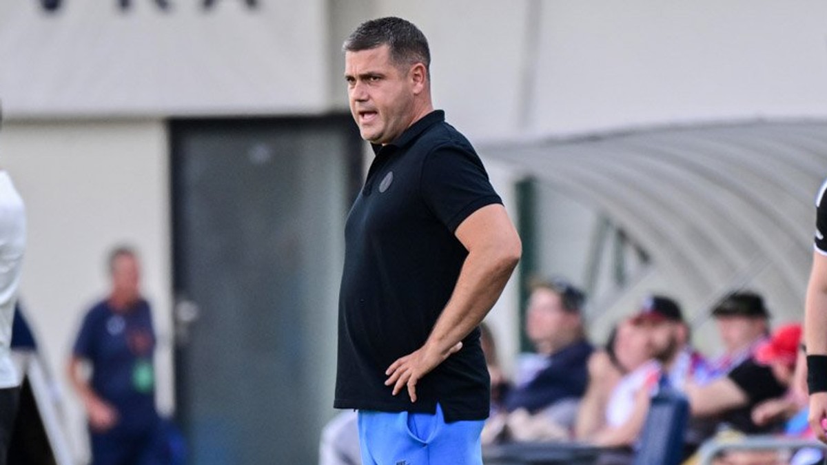 Tréner Branislav Fodrek na lavičke Slovana Liberec.