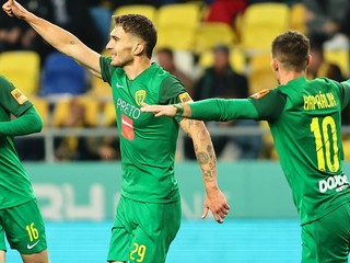 Zľava Patrik Iľko, Dávid Ďuriš a Adrián Kaprálik sa tešia po strelenom góle v zápase DAC Dunajská Streda - MŠK Žilina v 10. kole Niké ligy.