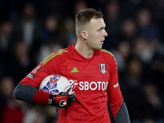 Slovenský brankár Marek Rodák v drese londýnskeho Fulhamu.