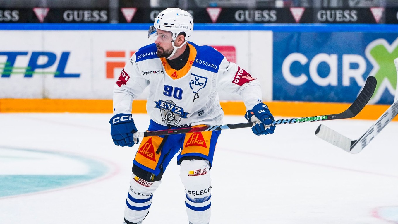 Tomáš Tatar v drese Zugu. 