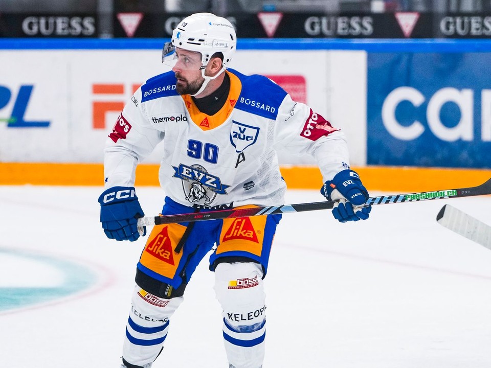 Tomáš Tatar v drese Zugu. 