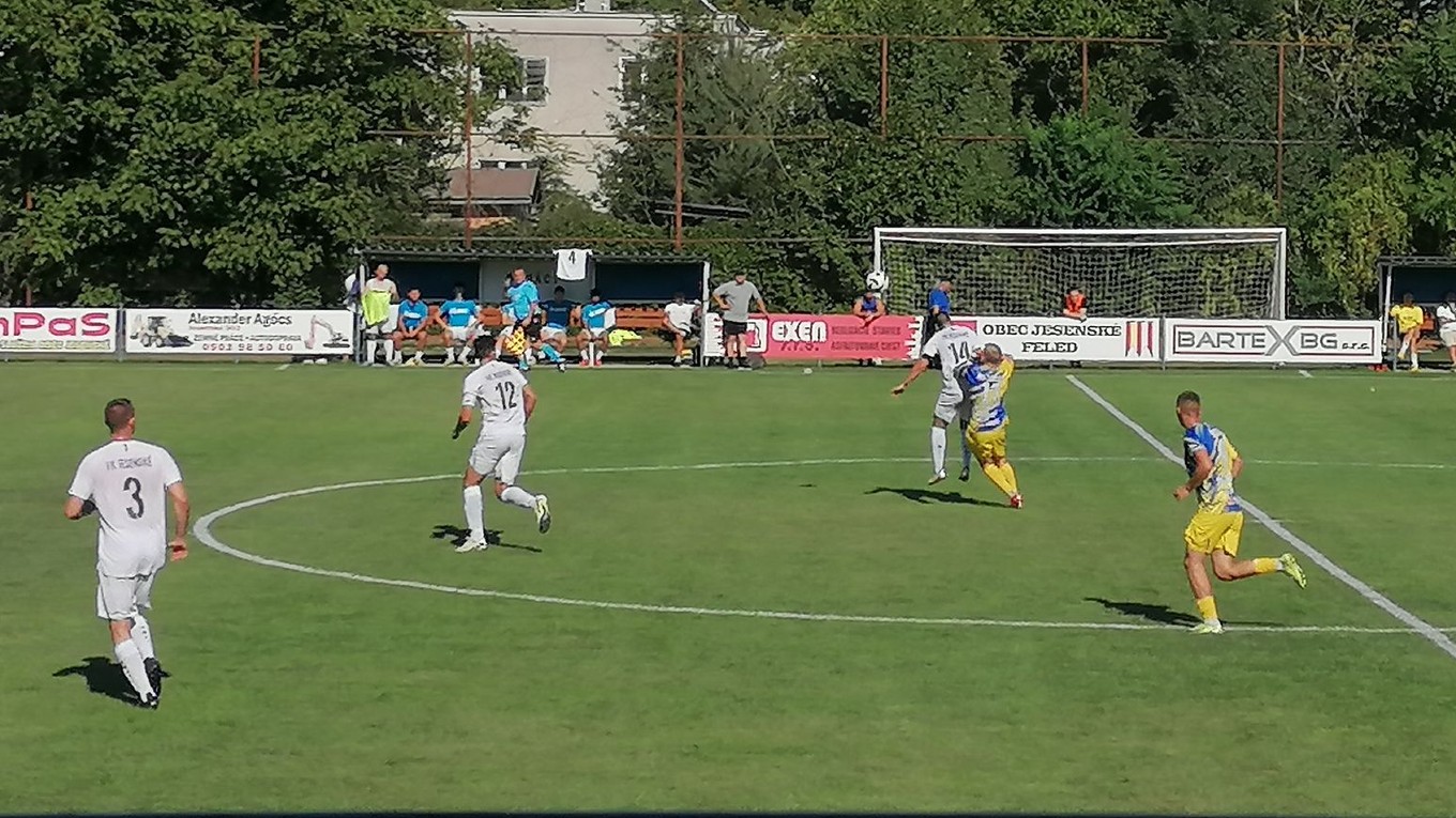 Momentka zo zápasu Jesenské - Humenné.