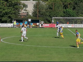 Momentka zo zápasu Jesenské - Humenné.
