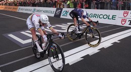 Tadej Pogačar zdolal v tesnom súboji Toma Pidcocka na klasike Miláno - San Remo 2026.