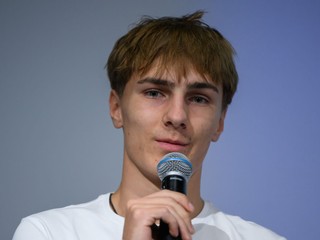 Na snímke skokan na lyžiach Hektor Kapustík.