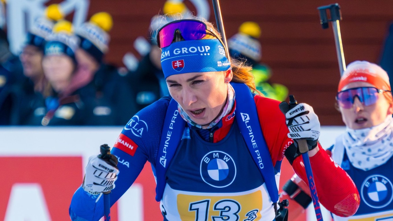 Anastasia Kuzminová počas štafety žien vo švédskom Östersunde.