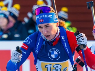 Anastasia Kuzminová počas štafety žien vo švédskom Östersunde.