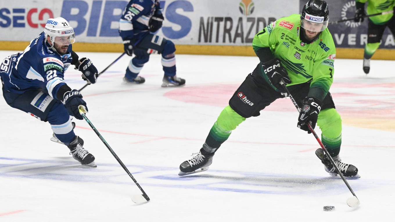 zľava Filip Bajtek (Nitra) a Jakub Pobežal (Žilina)