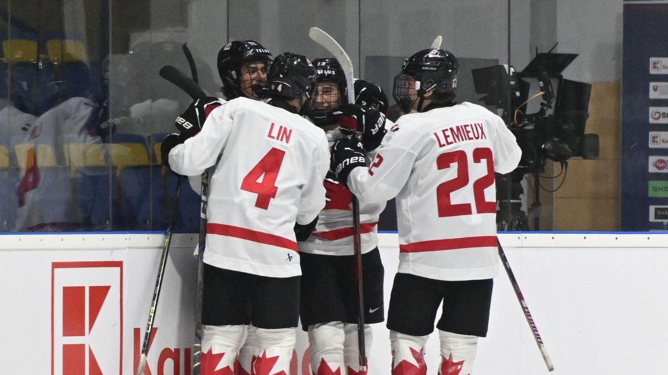 Radosť hokejistov Kanady na turnaji Hlinka Gretzky Cup 2025.