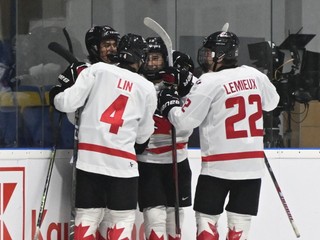 Radosť hokejistov Kanady na turnaji Hlinka Gretzky Cup 2025.