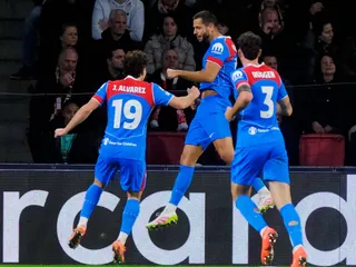 AZ10 Eindhoven - Na snímke slovenský hráč tímu Atlético Madrid Dávid Hancko (uprostred) sa raduje so spoluhráčmi po strelení gólu v zápase 6. kola ligovej fázy LM PSV Eindhoven - Atlético Madrid v Eindhovene 9. decembra 2025. FOTO TASR/AP

Atletico Madrid's David Hancko, center, scores the second goal against PSV during the Champions League opening phase soccer match between PSV and Atletico Madrid in Eindhoven, Netherlands, Tuesday, Dec. 9, 2025. (AP Photo/Patrick Post)

- šport
- futbal
- 6.
- kolo
- ligová 
- fáza 
- Holandsko 
- LM
- Liga 
- majstrov 
- slovaciká