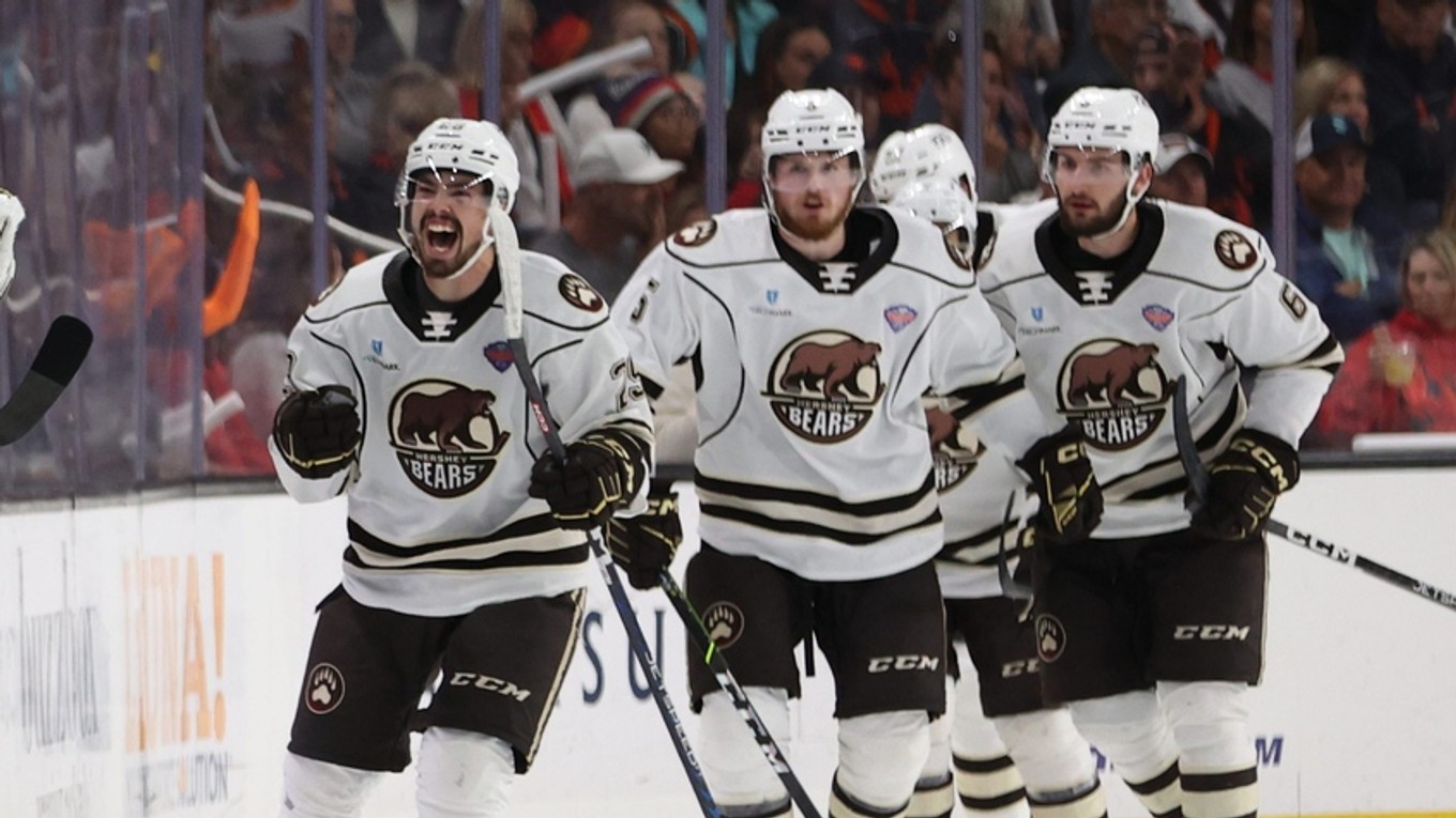 Radosť hráčov tímu Hershey Bears.