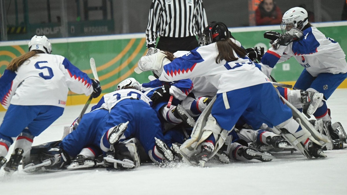 Slovenské hokejistky na EYOF 2025