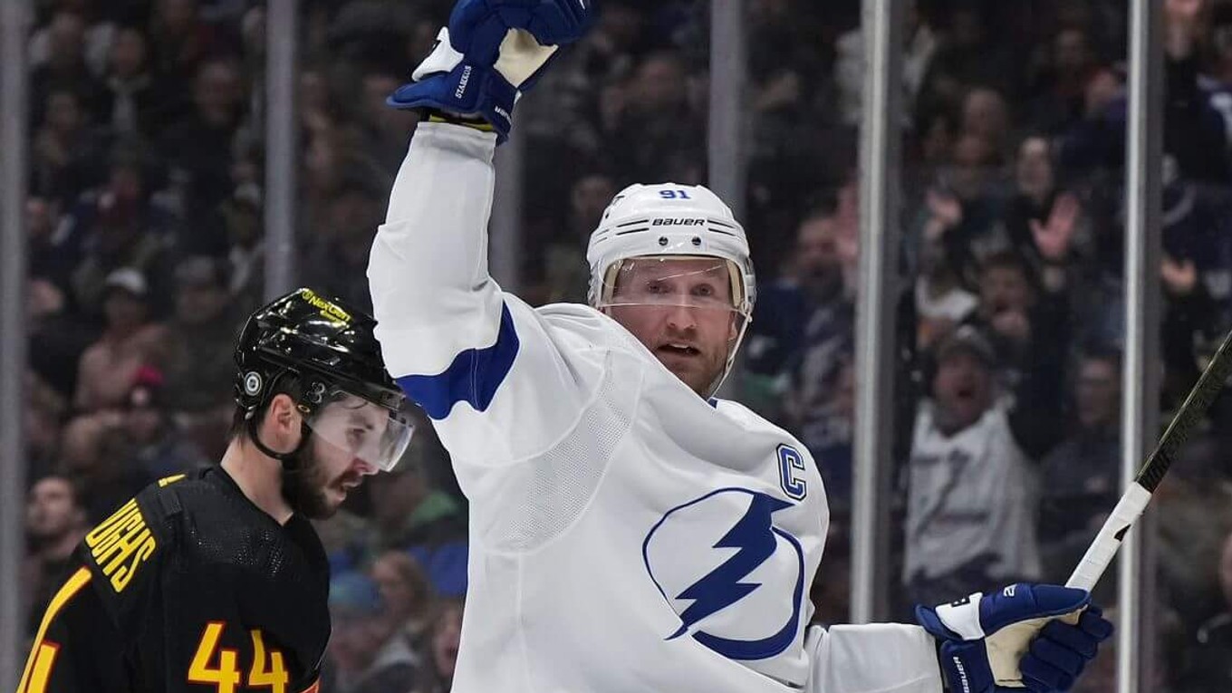 Steven Stamkos oslavuje gól.