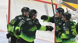 Gólová radosť hráčov Žiliny počas zápasu hokejovej Tipsport ligy.