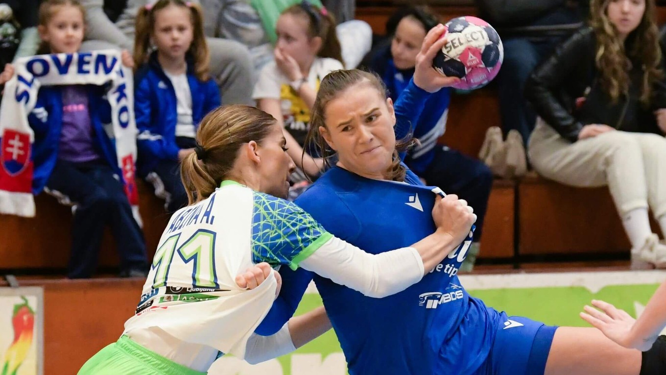 Barbora Lanczová (vpravo) v prípravnom zápase Slovensko - Slovinsko.