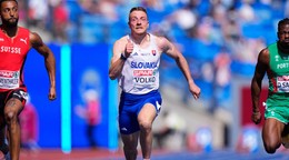 Slovenský atlét Ján Volko (uprostred).