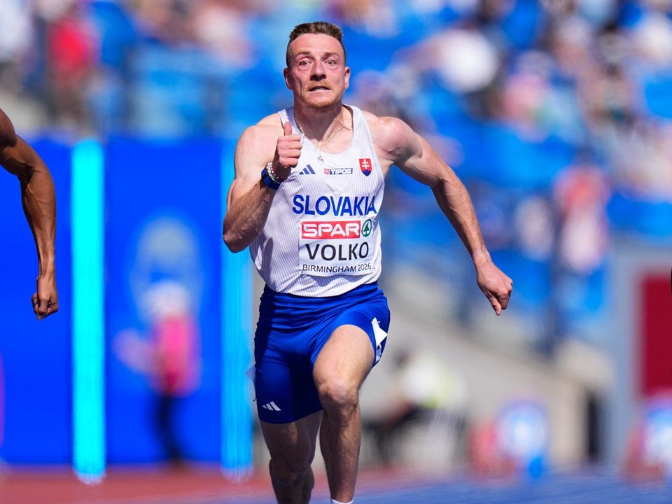 Slovenský atlét Ján Volko (uprostred).