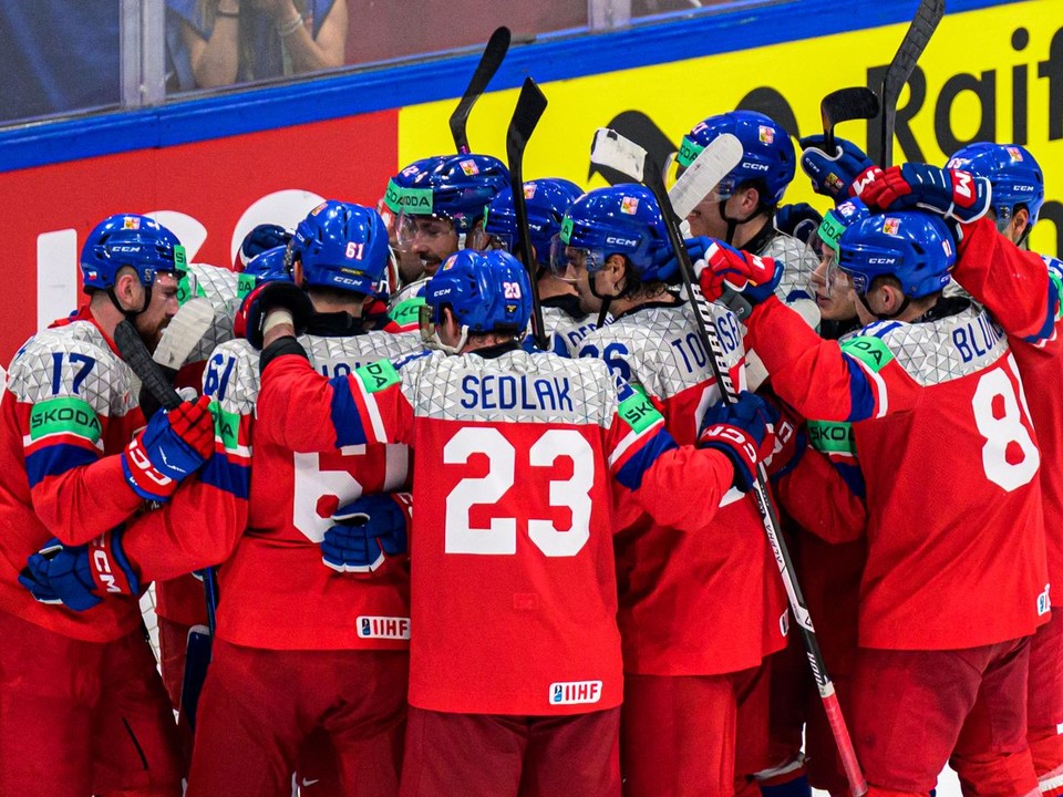 Hokejisti Česka po výhre nad Slovenskom na MS v hokeji.