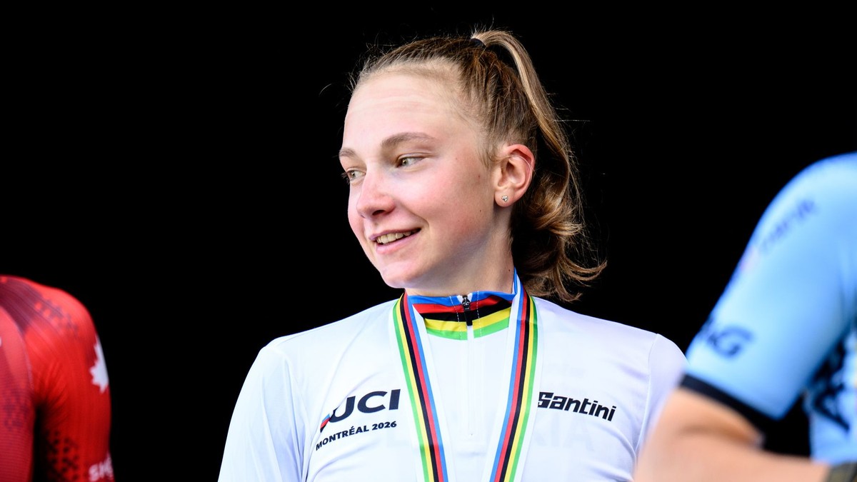 Slovenská cyklistka Viktória Chladoňová oslavuje zlato v pretekoch do 23 rokov na MS 2026.