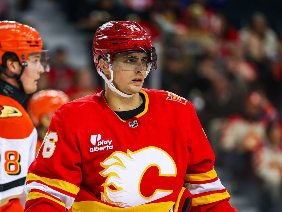 Martin Pospíšil v drese Calgary Flames.