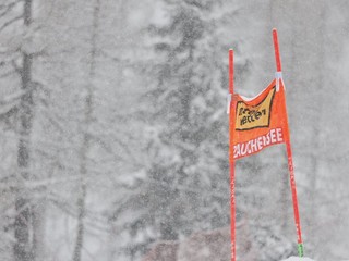 Pohľad na zasneženú zjazdovku v Zauchensee.
