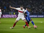 Zľava Jeff Chabot (Stuttgart) a Cesar Blackman (Slovan) v súboji o loptu počas zápasu ŠK Slovan Bratislava - VfB Stuttgart v 7. kole ligovej fázy Ligy majstrov. Rok 2025, január.