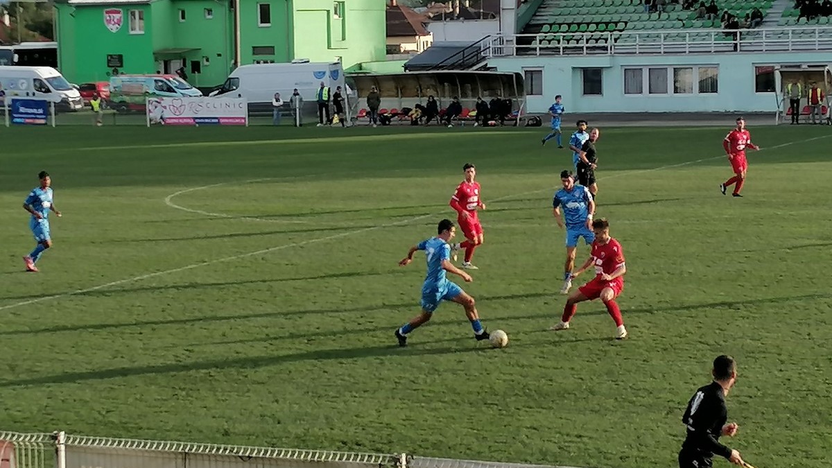 VIDEO: Kuriózny moment položil domácich. Gól na burzu futbalových bizarností, znelo v televízii