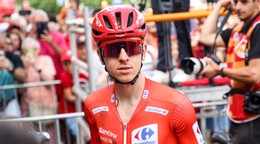 Slovinsky cyklista Tadej Pogačar počas pretekov Vuelta a Espaňa 2026.