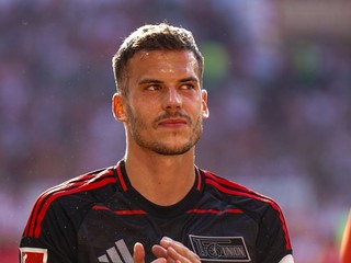 László Bénes v drese Unionu Berlín .