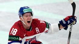 Český hokejista Ondřej Palát počas MS 2024. 